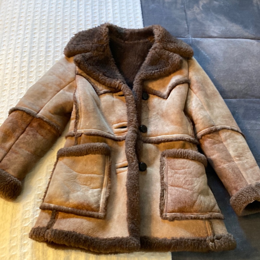 Piapa Ltd. Genuine sheepskin shearling coat